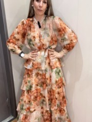 Floral printed εκάι  μακρυμάνικο maxi φόρεμα, με 3/4 μανίκι, σε κλος γραμμή με επίπεδα, V-λαιμόκοψη, λάστιχο στην μέση, σούρες στους ώμους και αποσπώμενη ζώνη Be You