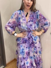 Floral printed λιλά μακρυμάνικο maxi φόρεμα, με 3/4 μανίκι, σε κλος γραμμή με επίπεδα, V-λαιμόκοψη, λάστιχο στην μέση, σούρες στους ώμους και αποσπώμενη ζώνη Be You