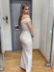 Μπεζ lurex αμάνικο maxi φόρεμα, με έξω ώμους, όλο σούρες και μπροστινό άνοιγμα στον ποδόγυρο Be You 