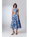 Floral printed μπλε ρουά αμάνικη cropped μπλούζα, με παρτούς ώμους, ιδιαίτερο στρογγύλεμα στο τελείωμα και κλείσιμο με εξωττερικό ασημί φερμουάρ στην πλάτη Βε Υοu