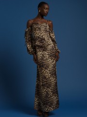 Animal printed μαύρη μακρυμάνικη σατέν μπλούζα Joy, με επένδυση στο μπούστο, με έξω ώμους, λεπτές ρυθμιζόμενες τιράντες, μανίκια με λάστιχα και μπροστινό άνοιγμα Be you