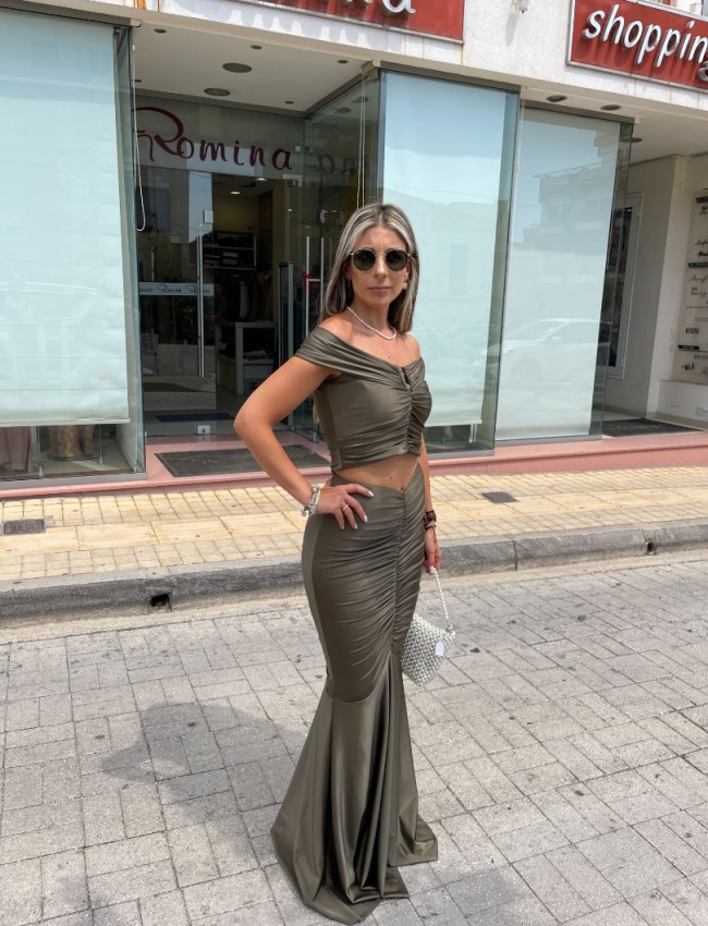 Λαδί αμάνικo cropped Vivian top, με σούρες μπροστά και πίσω και χρυσό μεταλλικό στοιχείο Be You 