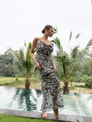 Zebra printed μαύρο μουσελίνα αμάνικο maxi φόρεμα, με ντραπέ λαιμόκοψη, λεπτές ρυθμιζόμενες τιράντες και εσωτερική φόδρα Combos Knitwear