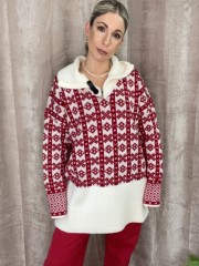 Εμπριμέ κόκκινη μακρυμάνικη πλέκτη oversized μπλούζα σε φαρδιά γραμμή, με κόκκινα ζακάρ σχέδια, γιακάς με φερμουάρ και λευκά τελειώματα Combos knitwear
