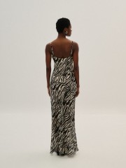 Zebra printed μαύρο μουσελίνα αμάνικο maxi φόρεμα, με ντραπέ λαιμόκοψη, λεπτές ρυθμιζόμενες τιράντες και εσωτερική φόδρα Combos Knitwear