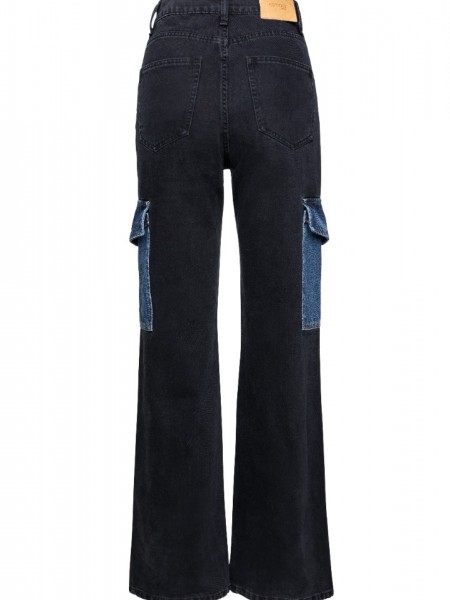 Μαύρο ψηλόμεσο cargo jean σε ίσια γραμμή, με blue jean πλάγιες και τετράγωνες τσέπες Combos knitwear 