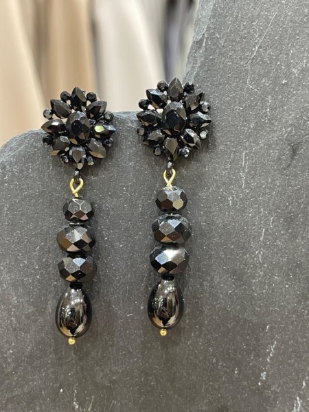 Black crystals-flowers earrings