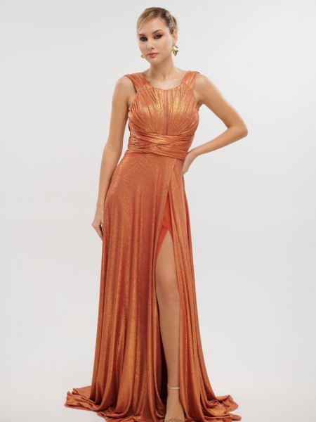 Terracotta  μεταλλιζέ αμάνικο maxi φόρεμα σε κλος γραμμή, με κλειστό μπούστο με μικρή διαφάνεια μπροστά και ανοίγματα στην πλάτη For You fashion 