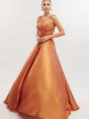 Terracotta  μεταλλιζέ αμάνικο maxi φόρεμα σε κλος γραμμή, με κλειστό μπούστο με μικρή διαφάνεια μπροστά και ανοίγματα στην πλάτη For You fashion 