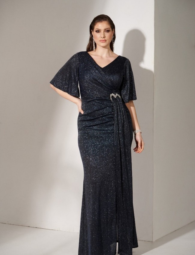 Μπλε navy lurex κοντομάνικο maxi φόρεμα με μικρό V στην λαιμόκοψη , αγκράφα-καρδιά μπροστά με στρας  και μπροστινό άνοιγμα for you fashion