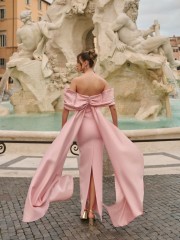 Ροζ strapless maxi κρεπ ελαστικό φόρεμα σε ίσια γραμμή, με έξω ώμους, ταφταδένιους φιόγκους μανίκια και αποσπώμενη ούρα πίσω For you fashion