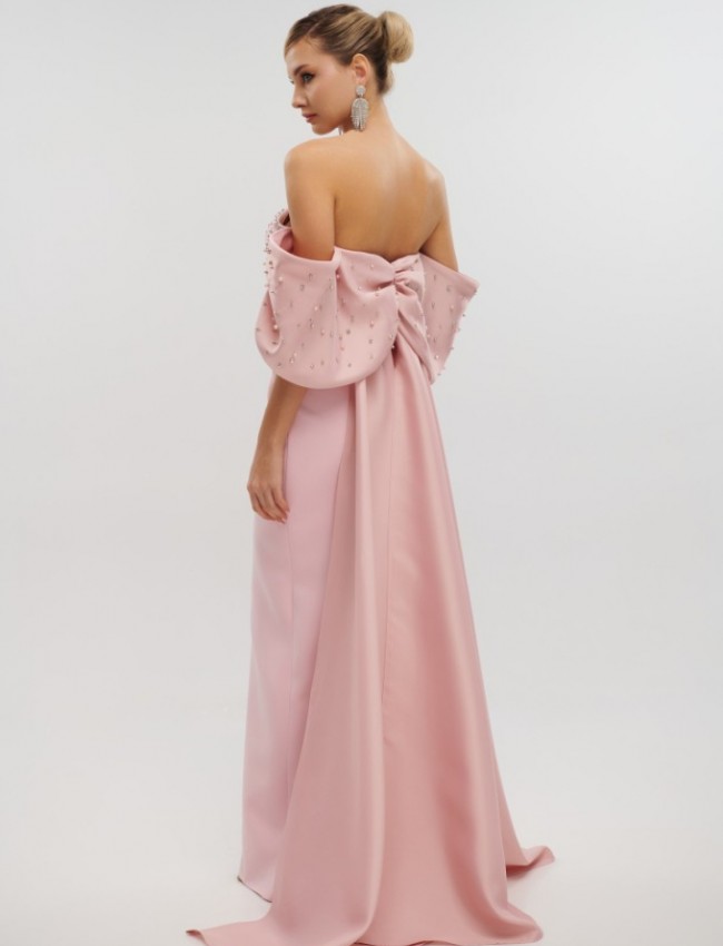 Ροζ strapless maxi κρεπ ελαστικό φόρεμα σε ίσια γραμμή, με έξω ώμους, ταφταδένιους φιόγκους μανίκια και αποσπώμενη ούρα πίσω For you fashion