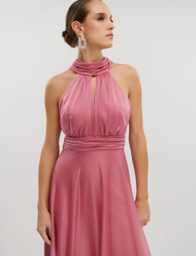 Old pink αμάνικο maxi φόρεμα με glitter, σε κλος γραμμή, με κλειστή στρογγυλή λαιμόκοψη, παρτούς ώμους και κλείσιμο με φερμουάρ και φιόγκο ψηλά στην πλάτη For you fashion