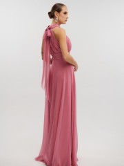 Old pink αμάνικο maxi φόρεμα με glitter, σε κλος γραμμή, με κλειστή στρογγυλή λαιμόκοψη, παρτούς ώμους και κλείσιμο με φερμουάρ και φιόγκο ψηλά στην πλάτη For you fashion