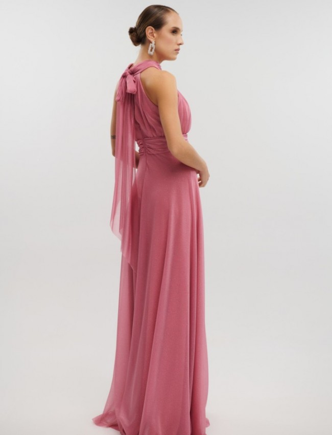 Old pink αμάνικο maxi φόρεμα με glitter, σε κλος γραμμή, με κλειστή στρογγυλή λαιμόκοψη, παρτούς ώμους και κλείσιμο με φερμουάρ και φιόγκο ψηλά στην πλάτη For you fashion