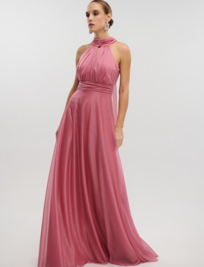 Old pink αμάνικο maxi φόρεμα με glitter, σε κλος γραμμή, με κλειστή στρογγυλή λαιμόκοψη, παρτούς ώμους και κλείσιμο με φερμουάρ και φιόγκο ψηλά στην πλάτη For you fashion