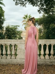 Old pink αμάνικο maxi φόρεμα με glitter, σε κλος γραμμή, με κλειστή στρογγυλή λαιμόκοψη, παρτούς ώμους και κλείσιμο με φερμουάρ και φιόγκο ψηλά στην πλάτη For you fashion
