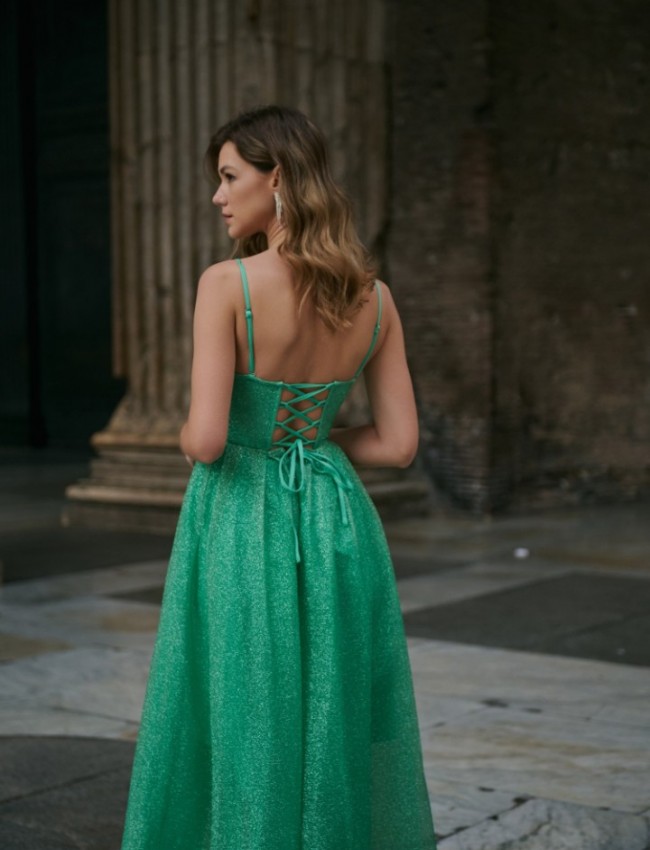 Apple green αμάνικο midi φόρεμα από glitter τούλι με πιέτες, μπούστο–κορσές, αποσπώμενες τιράντες και κλείσιμο με κορδόνια στην πλάτη for you fashion