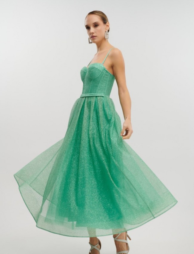 Apple green αμάνικο midi φόρεμα από glitter τούλι με πιέτες, μπούστο–κορσές, αποσπώμενες τιράντες και κλείσιμο με κορδόνια στην πλάτη for you fashion