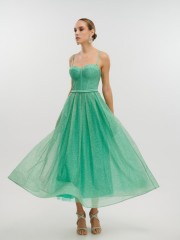 Apple green αμάνικο midi φόρεμα από glitter τούλι με πιέτες, μπούστο–κορσές, αποσπώμενες τιράντες και κλείσιμο με κορδόνια στην πλάτη for you fashion