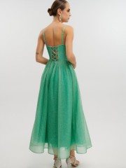 Apple green αμάνικο midi φόρεμα από glitter τούλι με πιέτες, μπούστο–κορσές, αποσπώμενες τιράντες και κλείσιμο με κορδόνια στην πλάτη for you fashion