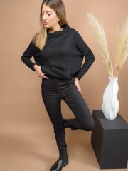 Μαύρο ψηλόμεσο basic παντελόνι αστραγάλου με πλαϊνές τσέπες και κλείσιμο με φερμουάρ και κουμπί Kramma