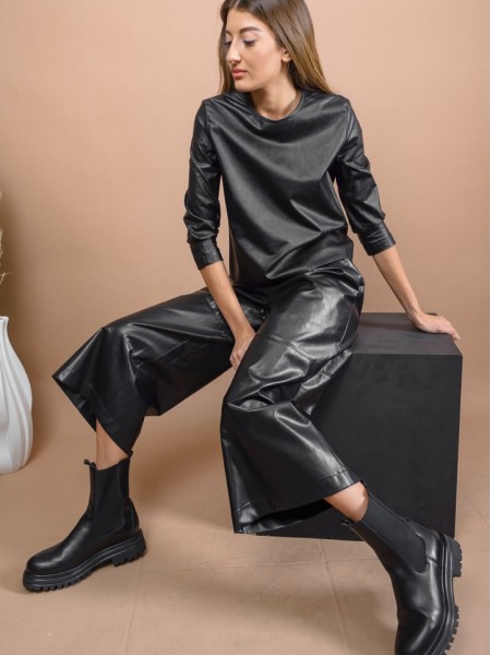 Μαύρη ψηλόμεση faux-leather ζιπ-κυλότ με λάστιχο στη μέση, πλαϊνές τσέπες και διακοσμητικά γαζιά μπροστά Kramma