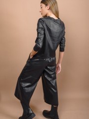 Μαύρη ψηλόμεση faux-leather ζιπ-κυλότ με λάστιχο στη μέση, πλαϊνές τσέπες και διακοσμητικά γαζιά μπροστά Kramma