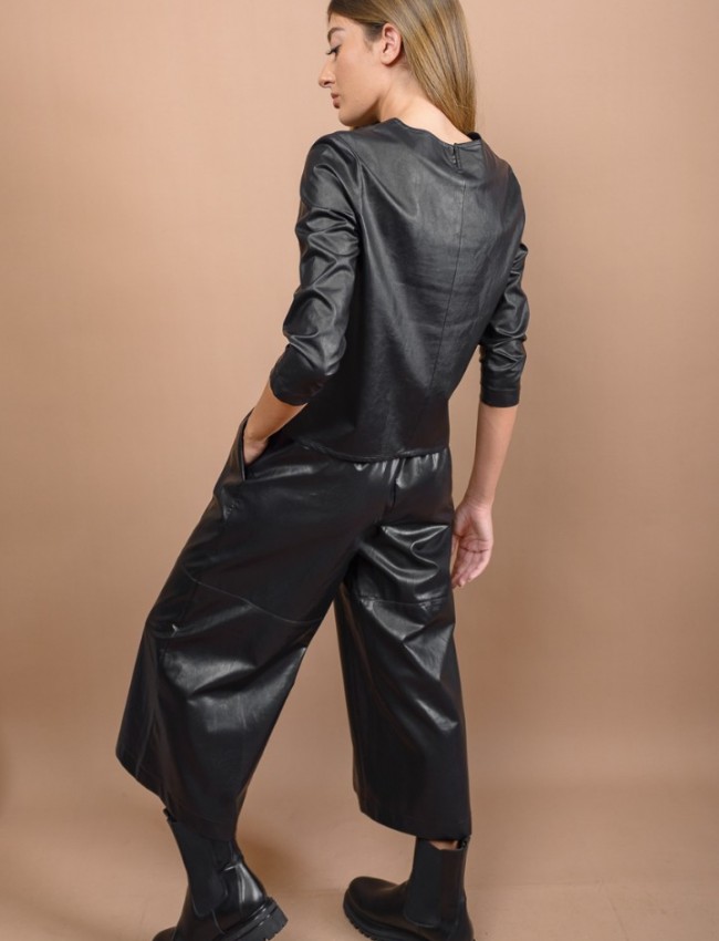 Μαύρη ψηλόμεση faux-leather ζιπ-κυλότ με λάστιχο στη μέση, πλαϊνές τσέπες και διακοσμητικά γαζιά μπροστά Kramma