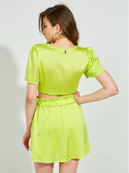 Lime κοντομάνικη σατέν cropped μπλούζα με σούρες μπροστά και μανίκια βολάν Lynne 