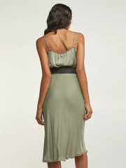 Χακί lingerie τοπ, με ρυθμιζόμενες τιράντες, λάστιχο στο πίσω μέρος και V-λαιμόκοψη LYNNE