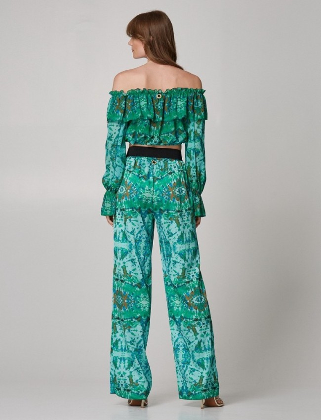 Εμπριμέ πράσινο μακρυμάνικo off-shoulder cropped top με λάστιχο στο τελείωμα Lynne