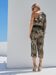Animal printed μαύρο μακρυμάνικο cropped top με έναν ώμο, λάστιχο στο τελείωμα και άνοιγμα στο μανίκι Lynne