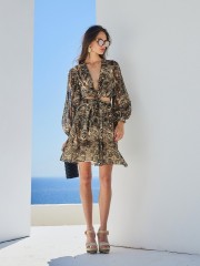 Animal printed μαύρο μακρυμάνικο κοντό φόρεμα με ημιδιάφανα μανίκια με άνοιγμα και cut out λεπτομέρειες στη μέση Lynne