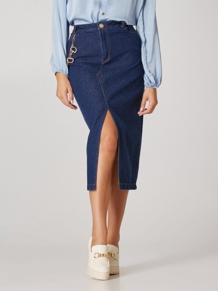 Blue jean midi φούστα χωρίς ξεβάμματα με σκίσιμο μπροστά, κλείσιμο με φερμουάρ, χρυσό κουμπί με στρας και αποσπώμενη κρεμαστή αλυσίδα Lynne