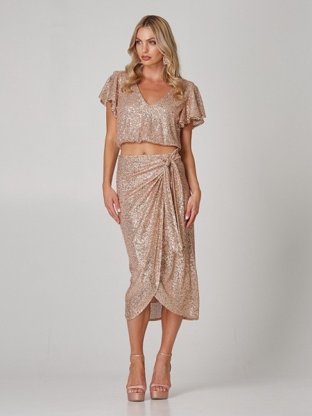 Nude κοντομάνικο παγετένιο cropped top με βολάν στα μανίκια, V-λαιμόκοψη και λάστιχο στο τελείωμα Lynne