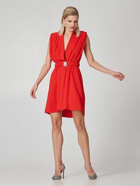 Κόκκινο αμάνικο κρεπ φόρεμα με λάστιχο στη μέση, κρουαζέ λαιμόκοψη και αποσπώμενη ελαστική ζώνη Lynne