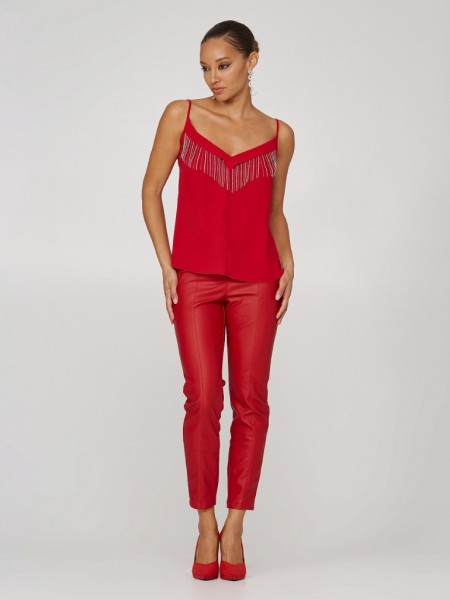 Κόκκινη  lingerie μπλούζα με ρυθμιζόμενες τιράντες, διακοσμητικά ασημί κρόσσια στη V λαιμόκοψη lynne