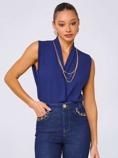 Μπλε navy αμάνικη κρουαζέ basic μπλούζα με αποσπώμενη αλυσίδα και λάστιχο στο μπροστινό τελείωμα Lynne 