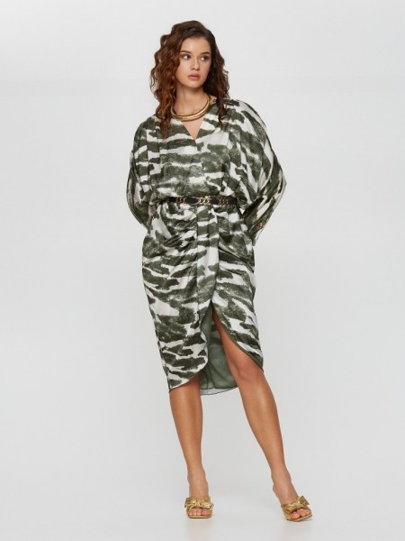 Animal printed λαδί κρουαζέ midi φόρεμα με λάστιχο στη μέση, ρεγκλάν μανικοκόλληση και μικρές σούρες με βολάν στο μπροστινό κάτω μέρος Lynne  