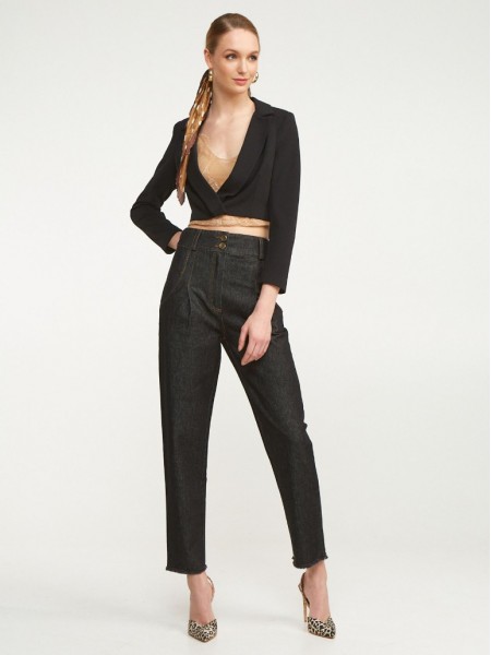 Μαύρο slouchy-fit high-waisted jean με μπάσκα στη μέση, μικρές πιέτες μπροστά και ξέφτι στο τελείωμα Lynne