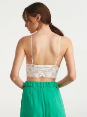 Λευκό δαντελένιο bralette με λεπτή ρυθμιζόμενη τιράντα Lynne