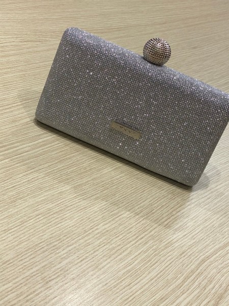 Ασημί clutch Lynne
