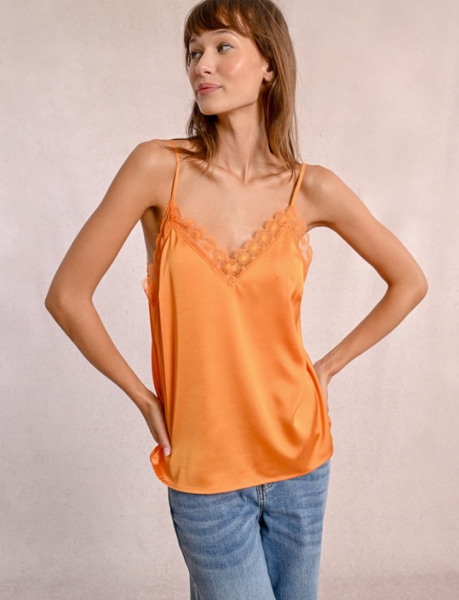 Πορτοκαλί αμάνικο σατέν lingerie σε ίσια γραμμή με λεπτές ρυθμιζόμενες τιράντες και δαντέλα στο τελείωμα Molly Bracken