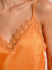 Πορτοκαλί αμάνικο σατέν lingerie σε ίσια γραμμή με λεπτές ρυθμιζόμενες τιράντες και δαντέλα στο τελείωμα Molly Bracken