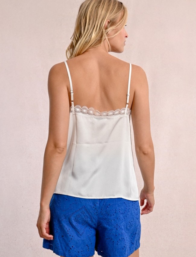 Λευκό αμάνικο σατέν lingerie σε ίσια γραμμή με λεπτές ρυθμιζόμενες τιράντες και δαντέλα στο τελείωμα Molly Bracken