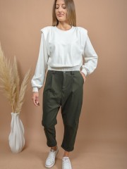 Πράσινο high waisted slouchy-fit TOULON παντελόνι με πιέτες μπροστά, πλαϊνές τσέπες, ρεβέρ στο τελείωμα και διακοσμητικές ραφές Namaste