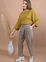 Καρώ μπεζ high-waisted carrot-fit LARDY παντελόνι με πιέτες μπροστά, πλαϊνές τσέπες και αποσπώμενη υφασμάτινη ζώνη Namaste