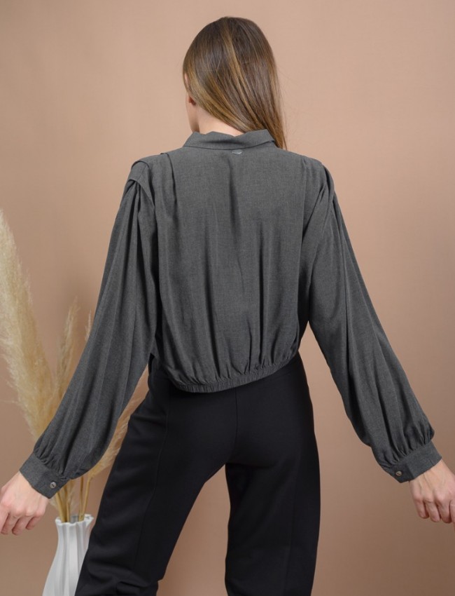 Γκρι μακρυμάνικο cropped VISKER πουκάμισο με πιέτες στους ώμους, σε τετράγωνη γραμμή, λάστιχο πίσω στη μέση, φαρδιά μανίκια και σούρες στους ώμους Namaste
