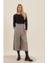 Tweed βανίλια ψηλόμεση cropped SHEEP παντελόνα, μπροστινές πιέτες, πλαϊνές τσέπες και κλείσιμο με κρυφό φερμουάρ και κουμπί μπροστά Namaste 